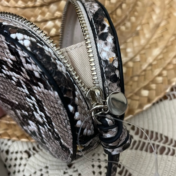 H&M Slides and Wallet Bundles - Picture 8 of 11